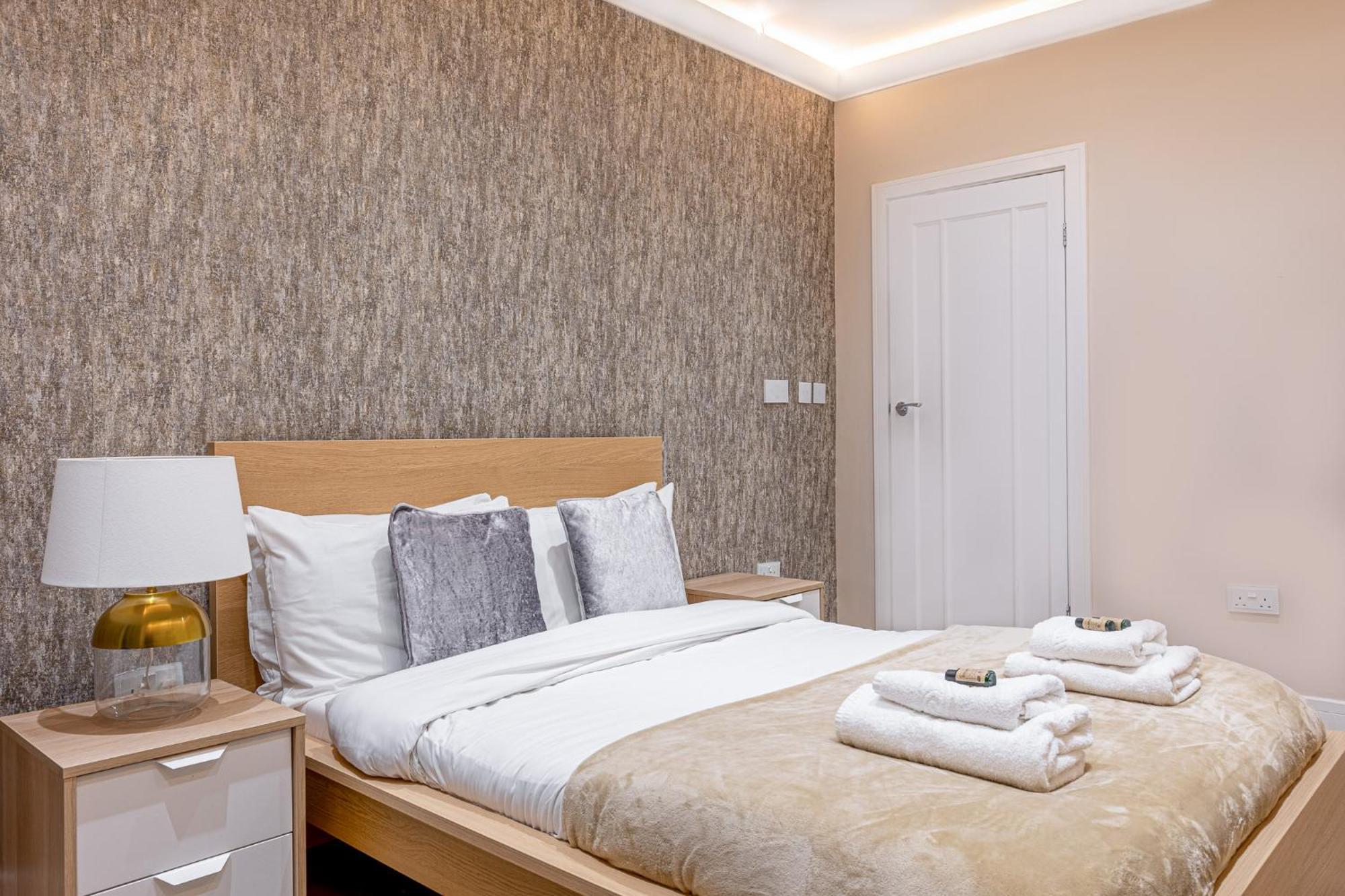 Modern 4 Bdr 3 Bth Apt Minutes From Edgware Road ลอนดอน ภายนอก รูปภาพ